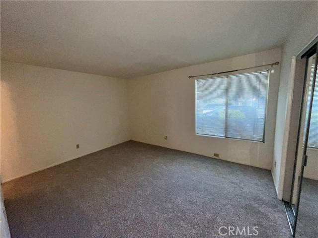 19352 Avenue of the Oaks, Newhall CA: https://media.crmls.org/medias/e1aec107-258c-4c43-9b18-093b7dee3348.jpg