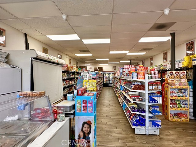 0, Ontario CA: https://media.crmls.org/medias/e1aed7bc-8aa0-4dc5-b7c1-975d010ca428.jpg