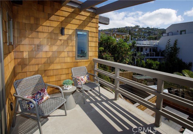 Detail Gallery Image 6 of 42 For 1944 Ocean Way, Laguna Beach,  CA 92651 - 3 Beds | 3/1 Baths