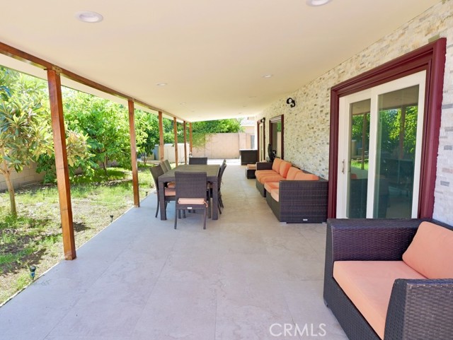 17430 Hemmingway Street, Northridge CA: https://media.crmls.org/medias/e1af90b0-cc2a-48cc-95b7-3eff827fb784.jpg