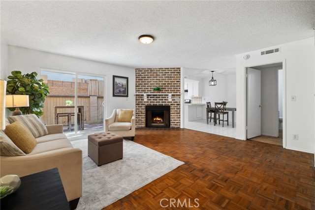 Front Image Thumbnail for CRSR26033483