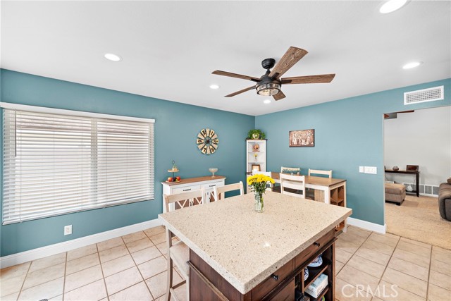 21376 Sleepy Glen Lane, Rancho Santa Margarita CA: https://media.crmls.org/medias/e1b07310-3272-4f4a-86f1-b47e7e21720d.jpg