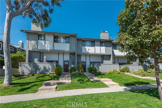 101 Broadway, Redondo Beach, California 90277, 3 Bedrooms Bedrooms, ,2 BathroomsBathrooms,Residential,Sold,Broadway,SB23091821