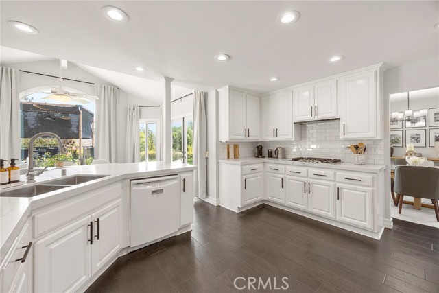 20640 Via Breve, Yorba Linda CA: https://media.crmls.org/medias/e1b127ce-1c54-49ad-9b27-d216f99bbdcc.jpg