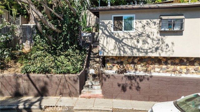 Detail Gallery Image 21 of 41 For 3432 Larissa Dr, Los Angeles,  CA 90026 - – Beds | – Baths
