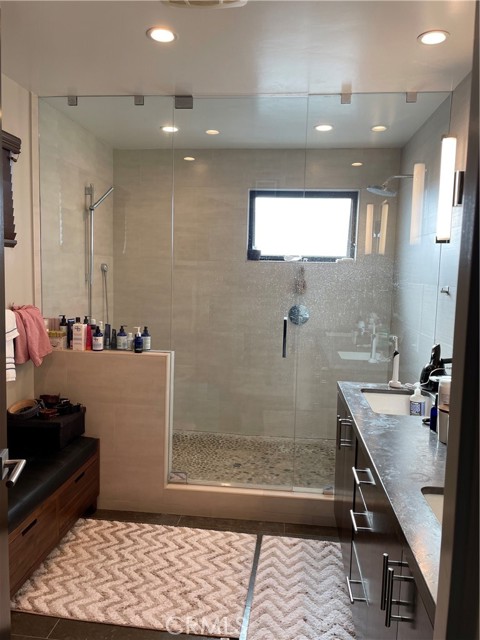 1501 Crest Drive, Manhattan Beach CA: https://media.crmls.org/medias/e1b33bf7-52bc-4c94-8b74-dd6b630d6304.jpg