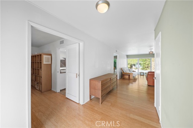 Image 4 of 21 For 16851 Morse Circle