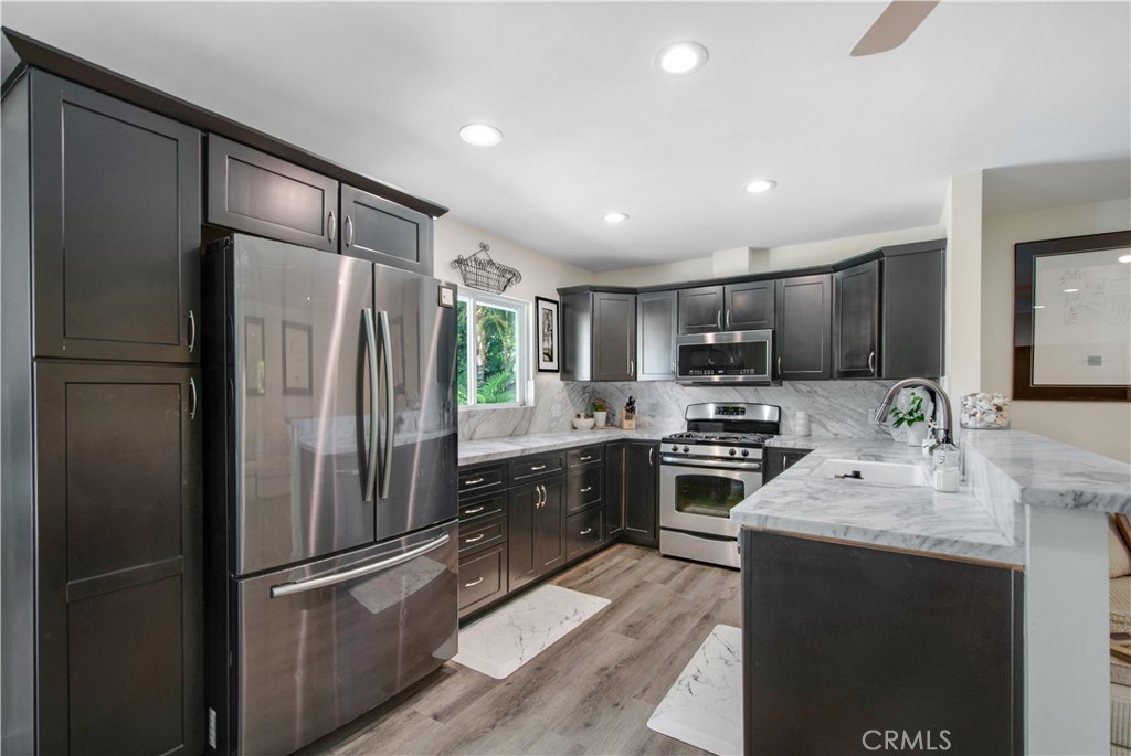 MLS #OC25138395 img 7