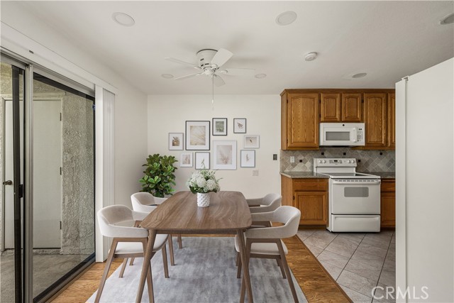 Image 10 of 37 For 21931 Rimhurst  117