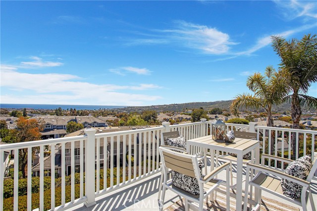 12 Haverhill Road, Laguna Niguel CA: https://media.crmls.org/medias/e1b4a584-b8ff-4bb1-baae-d10eb6d5bfe3.jpg