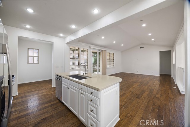 Detail Gallery Image 5 of 39 For 60 Peony, Irvine,  CA 92618 - 2 Beds | 2/1 Baths