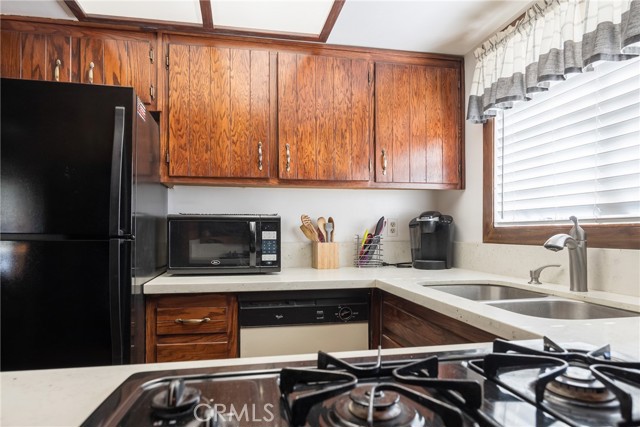 301 Downey Drive, Big Bear City CA: https://media.crmls.org/medias/e1b7554b-9f78-4e81-9e7a-ff9dbda6a80c.jpg