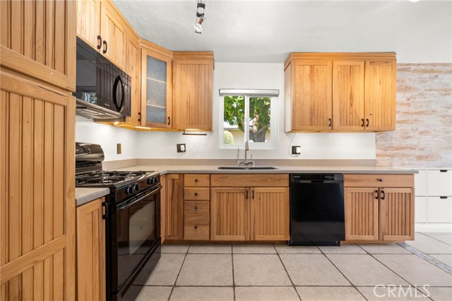Detail Gallery Image 3 of 29 For 2295 N Tustin St #25,  Orange,  CA 92865 - 1 Beds | 1 Baths