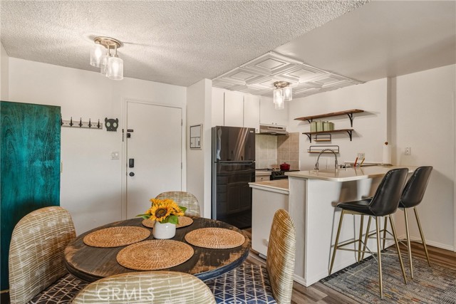 Detail Gallery Image 3 of 28 For 5585 E Pacific Coast #361,  Long Beach,  CA 90804 - 1 Beds | 1 Baths