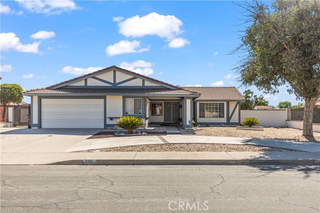 Detail Gallery Image 1 of 1 For 996 W La Gloria Dr, Rialto,  CA 92377 - 4 Beds | 2 Baths