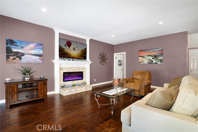 Detail Gallery Image 18 of 49 For 6226 Mammoth Ave, Van Nuys,  CA 91401 - 4 Beds | 3/1 Baths