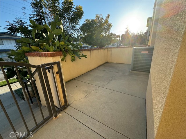 Detail Gallery Image 19 of 25 For 1681 Acacia St #B,  Alhambra,  CA 91801 - 3 Beds | 2/1 Baths