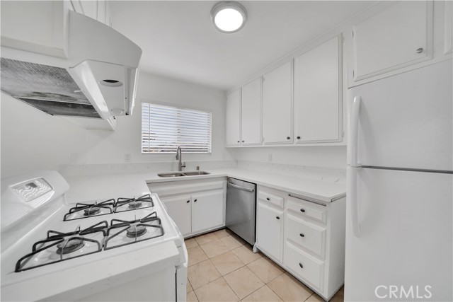 Detail Gallery Image 45 of 51 For 16722 Goldenwest St, Huntington Beach,  CA 92647 - – Beds | – Baths