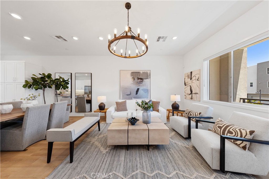 https://media.crmls.org/medias/e1b8ed52-5034-4d8f-afe6-ac237ea1fe9c.jpg?preset=X-Large
