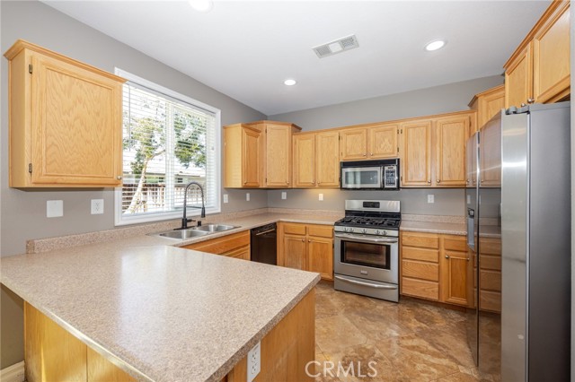 Detail Gallery Image 13 of 36 For 11964 Limestone Ct, Yucaipa,  CA 92399 - 3 Beds | 2/1 Baths