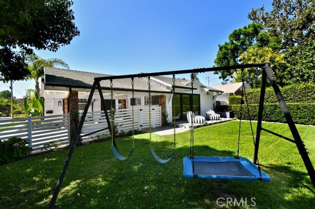 Detail Gallery Image 16 of 33 For 12614 Morrison, Studio City,  CA 91607 - 4 Beds | 3 Baths