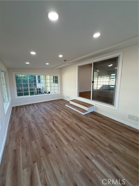 Detail Gallery Image 12 of 21 For 2432 Larchmont, Santa Ana,  CA 92706 - 3 Beds | 2 Baths