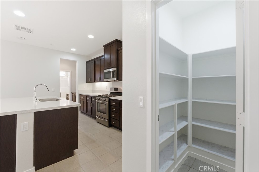 MLS #OC25234656 image #14