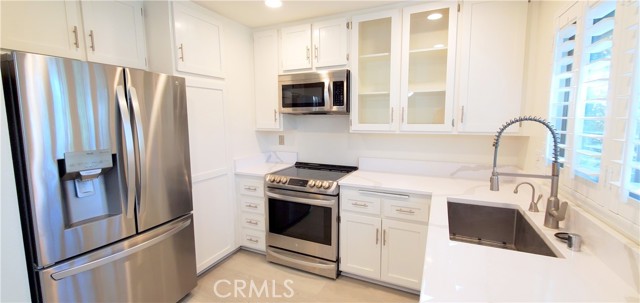 Detail Gallery Image 4 of 26 For 960 E Bonita Ave #58,  Pomona,  CA 91767 - 2 Beds | 2 Baths