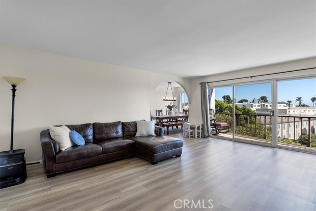 Detail Gallery Image 6 of 36 For 3609 E 2nd St #407,  Long Beach,  CA 90803 - 2 Beds | 2 Baths