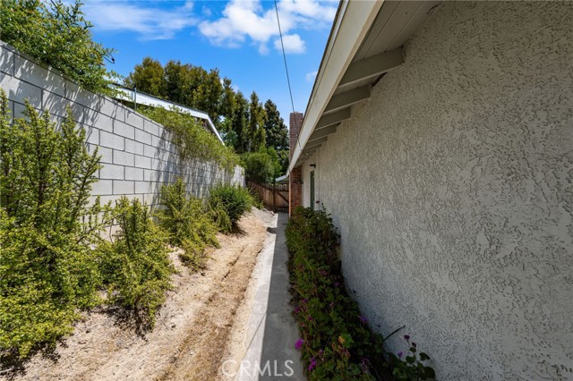 641 Casa Blanca Drive, Fullerton CA: https://media.crmls.org/medias/e1ba5109-1604-4911-9458-24bd6ff018be.jpg
