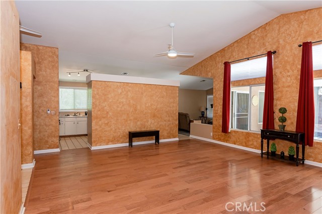 Detail Gallery Image 6 of 46 For 6310 Treehaven Ct, Lancaster,  CA 93536 - 4 Beds | 2 Baths