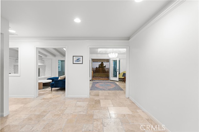 854 Guanajuato Drive, Claremont CA: https://media.crmls.org/medias/e1bad6c1-a4fa-46a5-bbdf-ab2682be1cfb.jpg