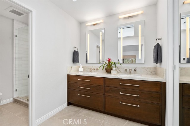 7 Canyon Island Drive, Newport Beach CA: https://media.crmls.org/medias/e1bb349f-b2f0-46e1-b2a3-a4ce4740b2f3.jpg