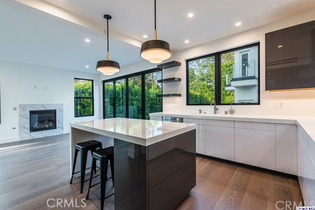 4 Bed Home for Sale in Los Angeles, California