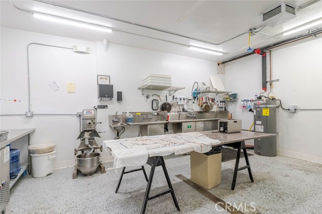 4732 Eagle Rock Boulevard, Los Angeles CA: https://media.crmls.org/medias/e1bdeef7-2f3e-4074-b7c4-cae65d84209e.jpg