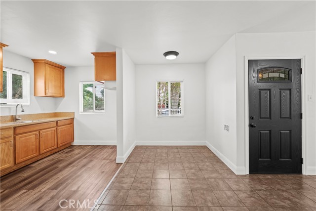 5166 McCallum Avenue, South Gate CA: https://media.crmls.org/medias/e1bf0659-fb68-4ab9-96c1-c0853a1d50ba.jpg