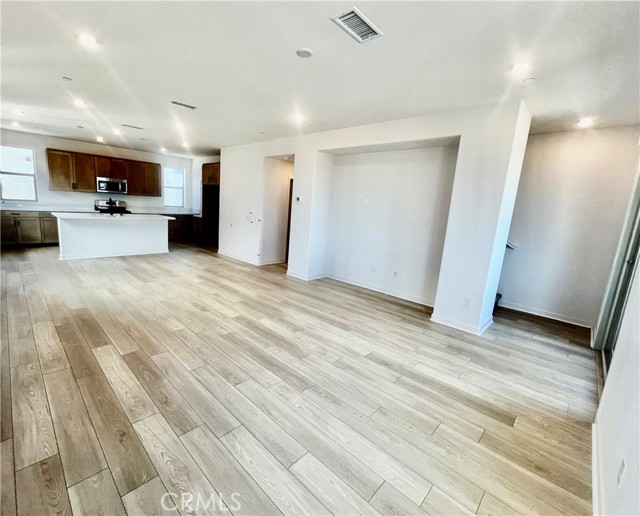 Detail Gallery Image 9 of 29 For 2652 Sprout Ln #102,  Corona,  CA 92883 - 4 Beds | 3/1 Baths