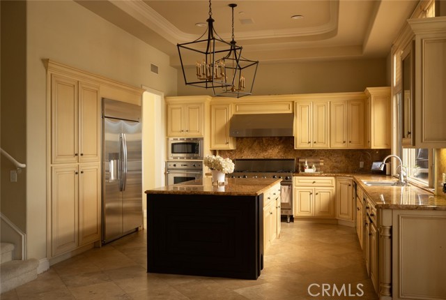 20391 Cypress Street, Newport Beach CA: https://media.crmls.org/medias/e1c0a933-06bb-4e68-967f-892321fe3818.jpg
