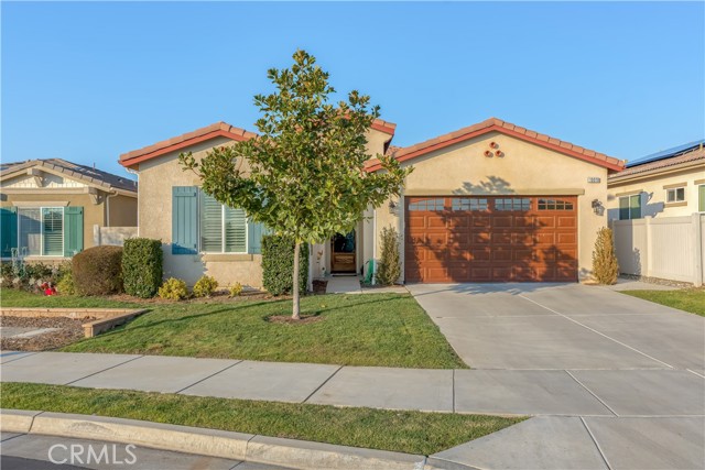 Detail Gallery Image 1 of 67 For 10010 Besancon Way, Bakersfield,  CA 93306 - 2 Beds | 2 Baths