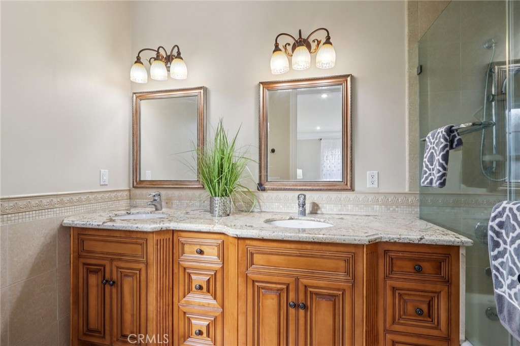 MLS #WS25261103 image #38