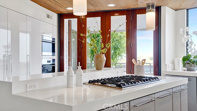 741 Marlin, Laguna Beach CA: https://media.crmls.org/medias/e1c1dbdc-d85a-4d48-95e8-edb703726bdc.jpg