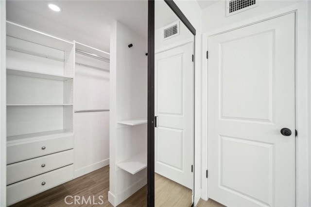 19040 Celtic Street, Porter Ranch CA: https://media.crmls.org/medias/e1c217c8-f91e-48f3-8e1d-1a21c0e2d048.jpg