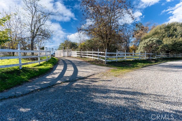 Detail Gallery Image 6 of 55 For 47515 Road 620, Oakhurst,  CA 93644 - 2 Beds | 3 Baths
