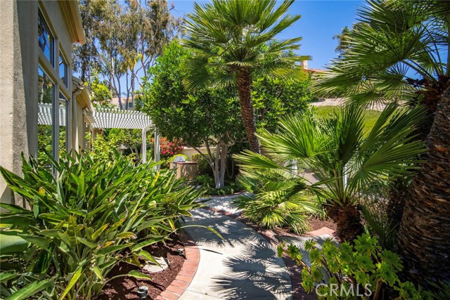 48 Siena, Laguna Niguel CA: https://media.crmls.org/medias/e1c2f190-bb87-4398-bec4-8516e4d7f0a9.jpg
