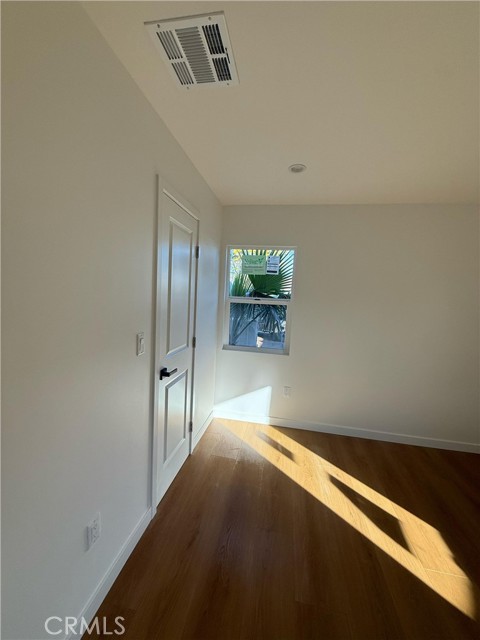 Detail Gallery Image 9 of 16 For 2215 N Brighton St, Burbank,  CA 91504 - 2 Beds | 1 Baths