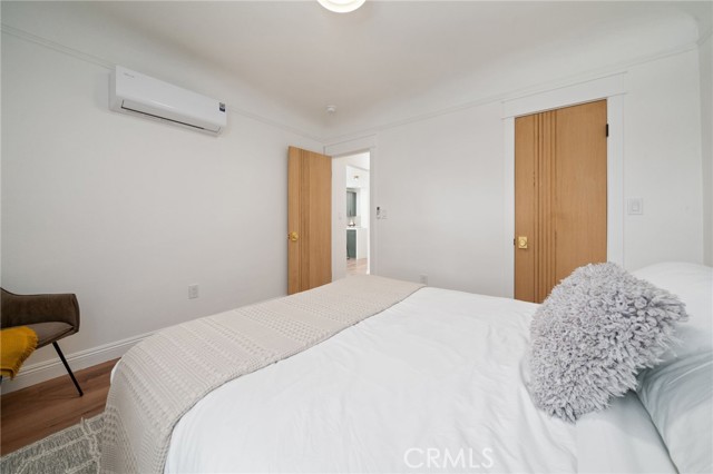 241 E 57th Street, Long Beach CA: https://media.crmls.org/medias/e1c367a4-c63c-4857-9c9c-4c392b5cbec6.jpg