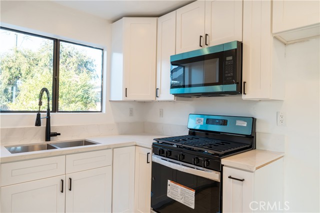 10716 Telfair Avenue, Pacoima CA: https://media.crmls.org/medias/e1c39fdc-e3e8-4a21-b39f-290d18e0e640.jpg