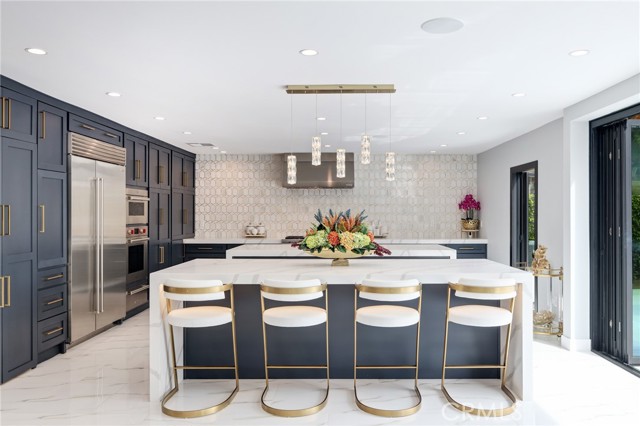 Detail Gallery Image 13 of 74 For 4030 - 4032 W 178th St, Torrance,  CA 90504 - 6 Beds | 3 Baths