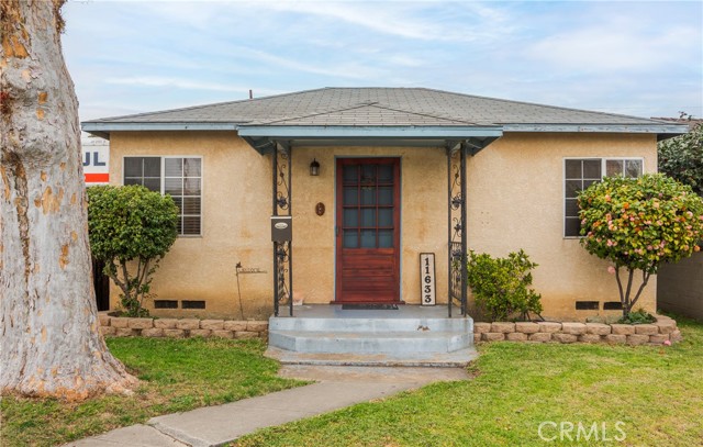 Detail Gallery Image 1 of 1 For 11633 Walnut St, Whittier,  CA 90606 - 2 Beds | 2 Baths