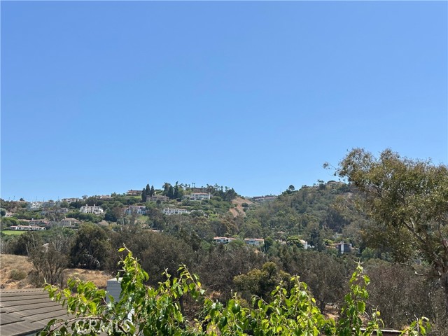 2737 Palos Verdes N Drive, Palos Verdes Estates CA: https://media.crmls.org/medias/e1c4aed0-6488-406d-8883-5b5b1aa2605d.jpg